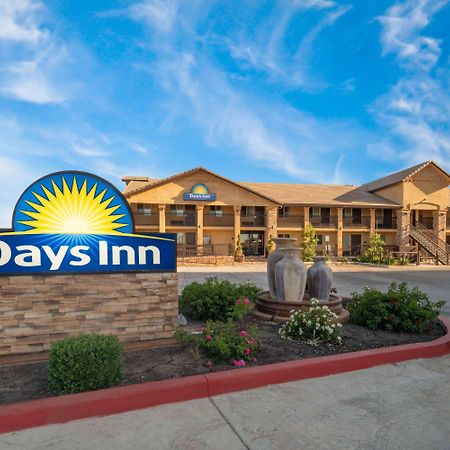 Days Inn By Wyndham Galt - Elk Grove South Exterior photo